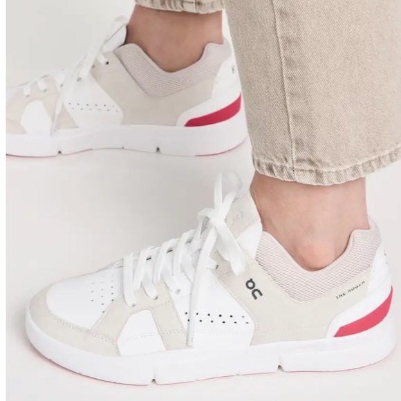 On Running Shoes - On Cloud The Roger Clubhouse Sneaker in Sand/Cerise Size 6.5 NEW